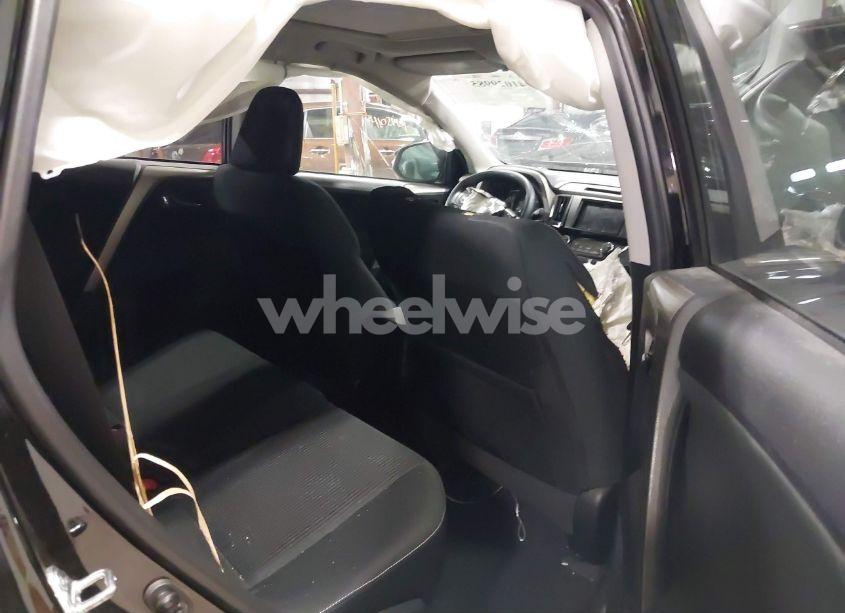 Photo 8 of 2014 Toyota Rav4 XLE (VIN 2T3RFREVXEW136833)