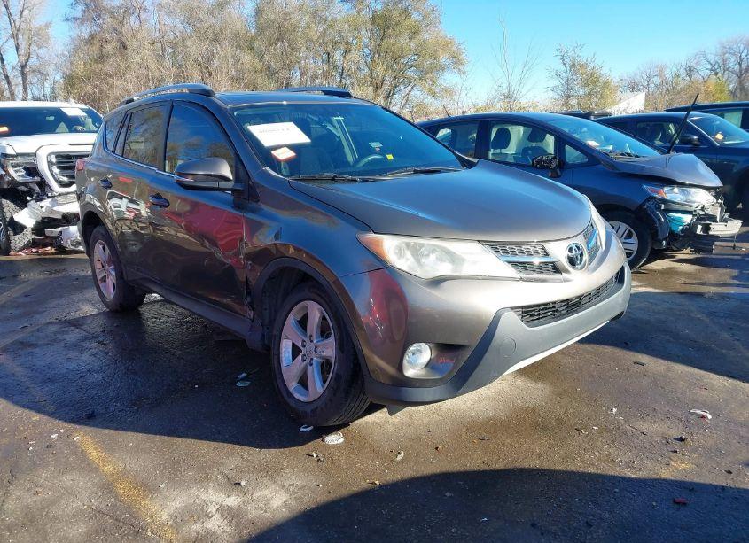 2014 Toyota Rav4 XLE (VIN 2T3RFREVXEW193811) main photo