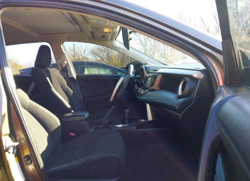Photo 5 of 2014 Toyota Rav4 XLE (VIN 2T3RFREVXEW193811)