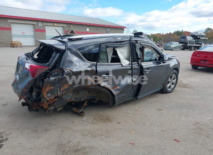 Photo 4 of 2015 Toyota Rav4 XLE (VIN 2T3RFREVXFW237520)