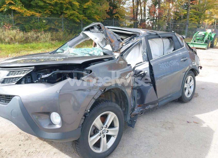 Photo 6 of 2015 Toyota Rav4 XLE (VIN 2T3RFREVXFW237520)