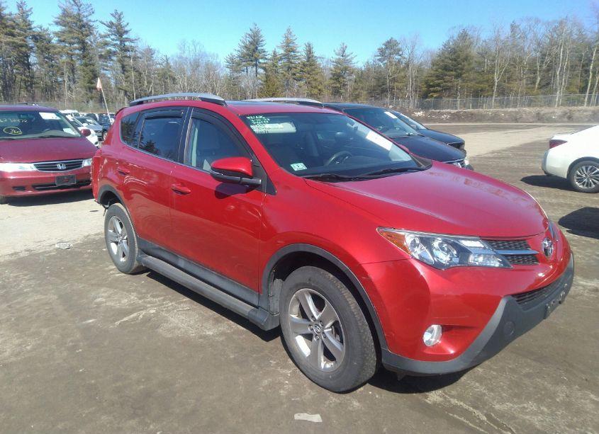 2015 Toyota Rav4 XLE (VIN 2T3RFREVXFW340033) main photo