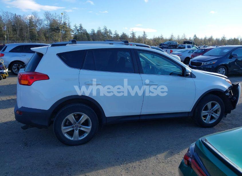 Photo 13 of 2015 Toyota Rav4 XLE (VIN 2T3RFREVXFW345006)