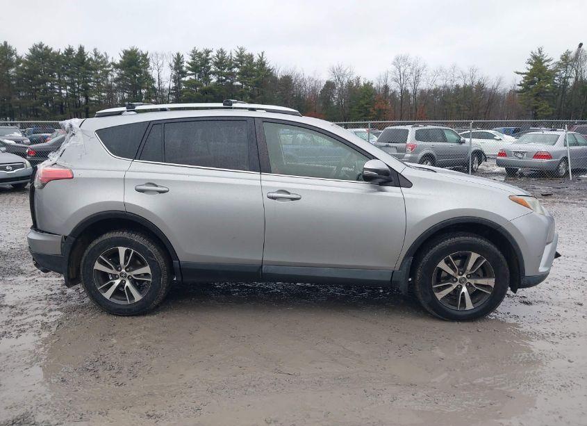 Photo 13 of 2016 Toyota Rav4 XLE (VIN 2T3RFREVXGW445558)