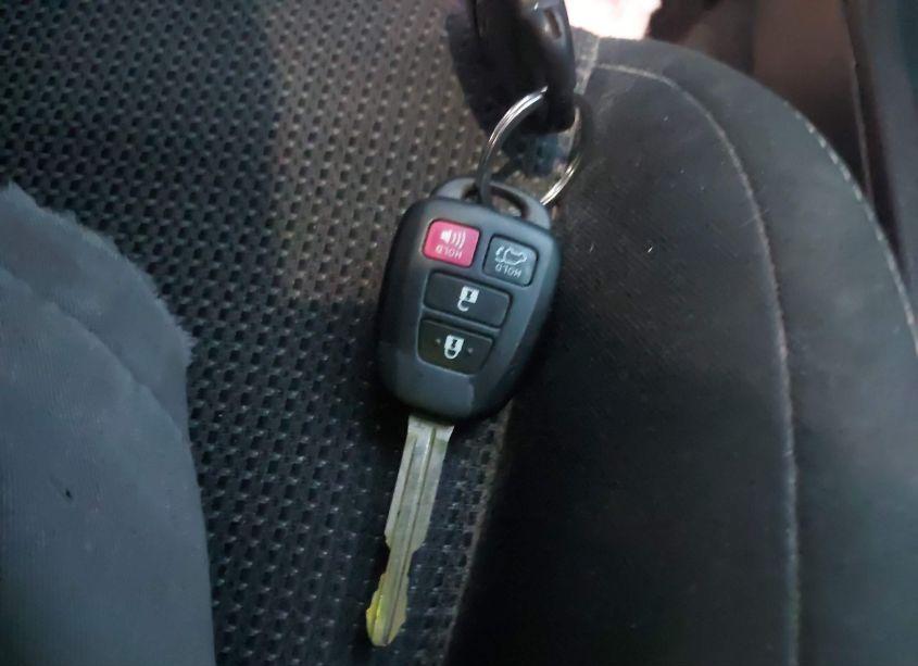 Photo 11 of 2016 Toyota Rav4 XLE (VIN 2T3RFREVXGW453269)