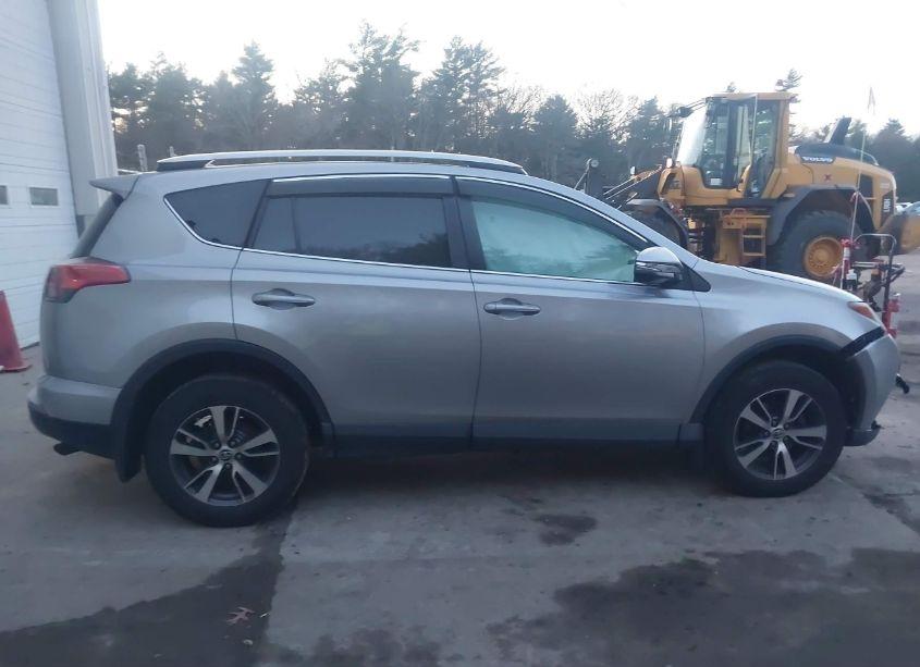 Photo 13 of 2016 Toyota Rav4 XLE (VIN 2T3RFREVXGW453269)