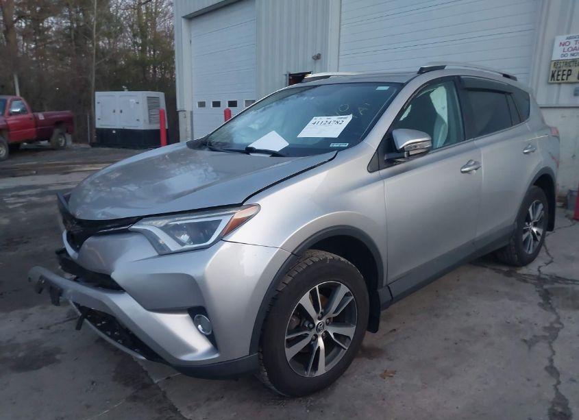 Photo 2 of 2016 Toyota Rav4 XLE (VIN 2T3RFREVXGW453269)