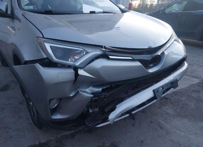 Photo 6 of 2016 Toyota Rav4 XLE (VIN 2T3RFREVXGW453269)