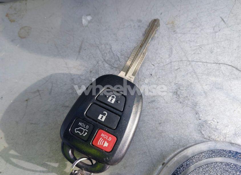 Photo 11 of 2016 Toyota Rav4 XLE (VIN 2T3RFREVXGW466717)