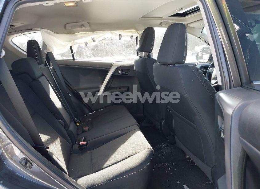 Photo 8 of 2016 Toyota Rav4 XLE (VIN 2T3RFREVXGW466717)
