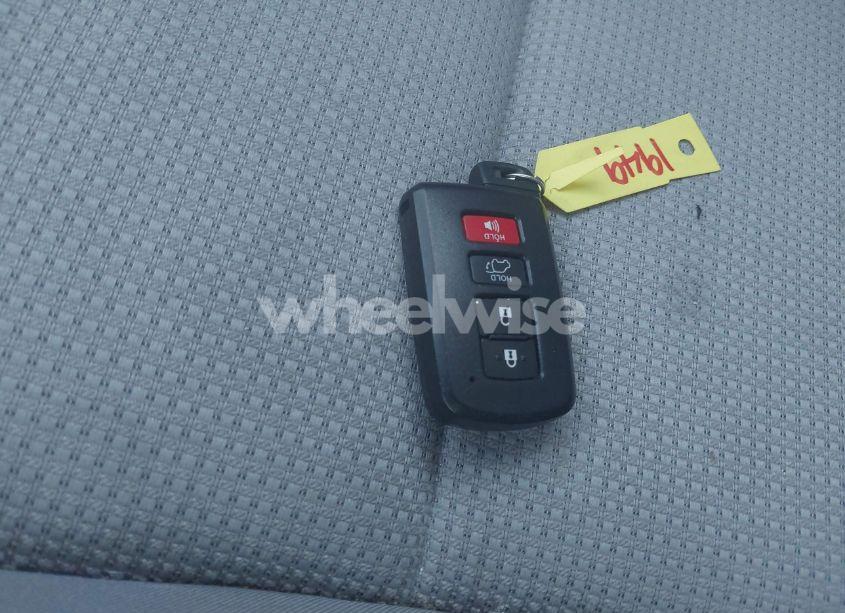 Photo 11 of 2016 Toyota Rav4 XLE (VIN 2T3RFREVXGW478477)