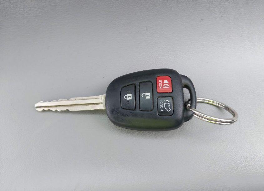 Photo 11 of 2017 Toyota Rav4 XLE (VIN 2T3RFREVXHW612650)