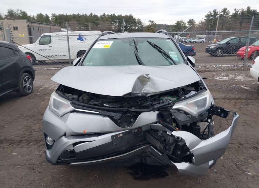 Photo 13 of 2017 Toyota Rav4 XLE (VIN 2T3RFREVXHW612650)