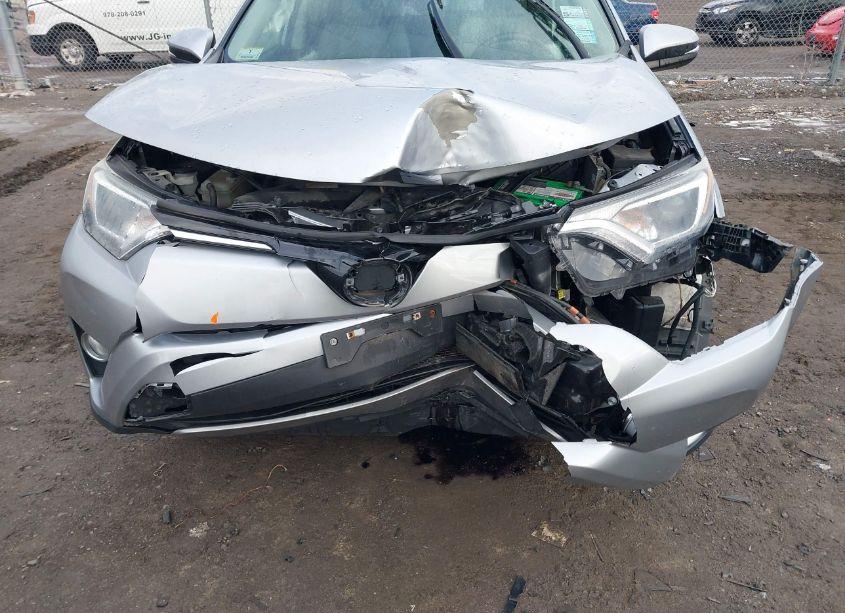 Photo 6 of 2017 Toyota Rav4 XLE (VIN 2T3RFREVXHW612650)