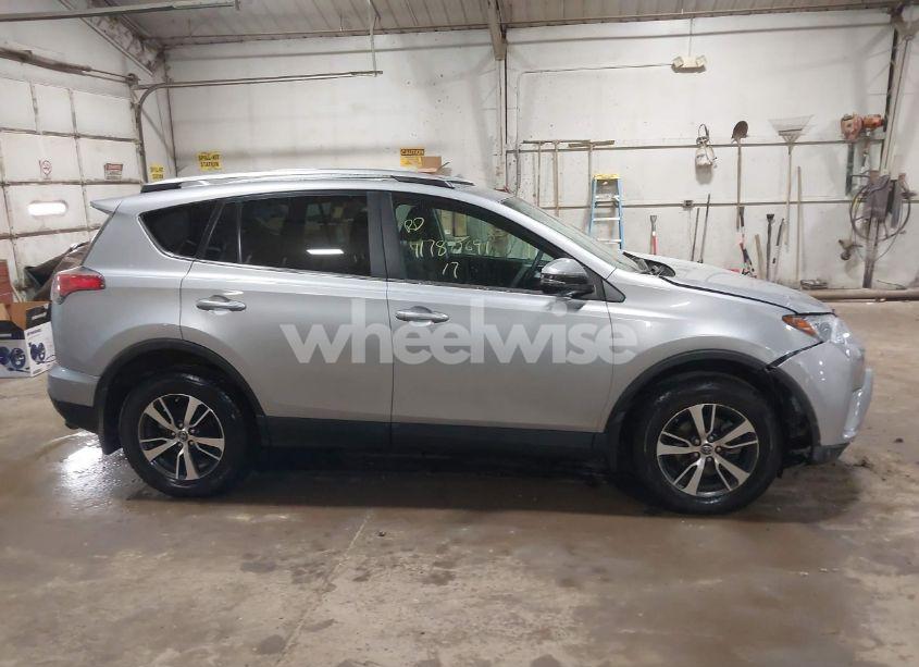 Photo 13 of 2017 Toyota Rav4 XLE (VIN 2T3RFREVXHW672346)