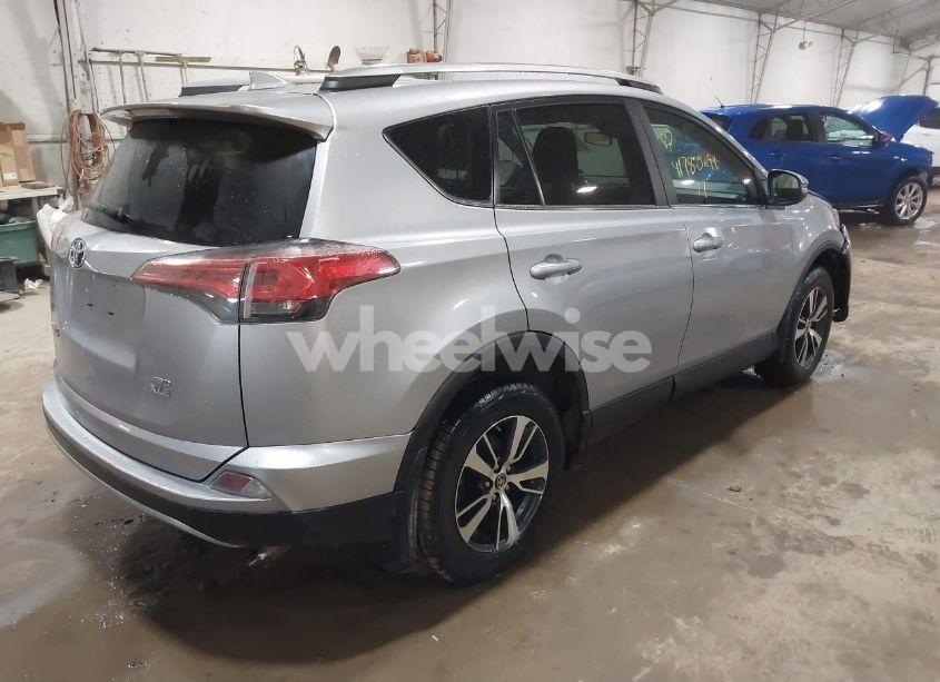 Photo 4 of 2017 Toyota Rav4 XLE (VIN 2T3RFREVXHW672346)