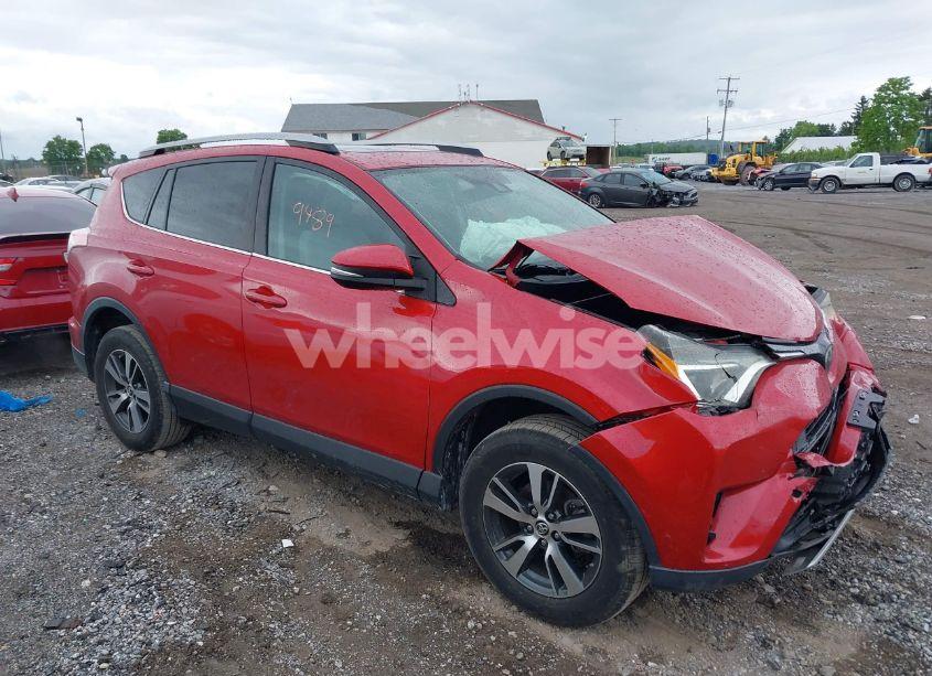 2017 Toyota Rav4 XLE (VIN 2T3RFREVXHW682505) main photo