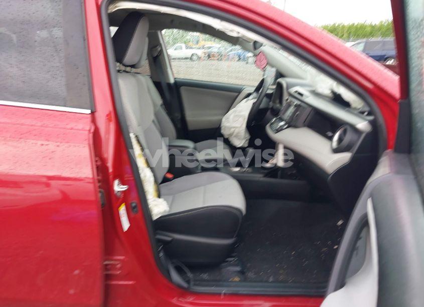 Photo 5 of 2017 Toyota Rav4 XLE (VIN 2T3RFREVXHW682505)