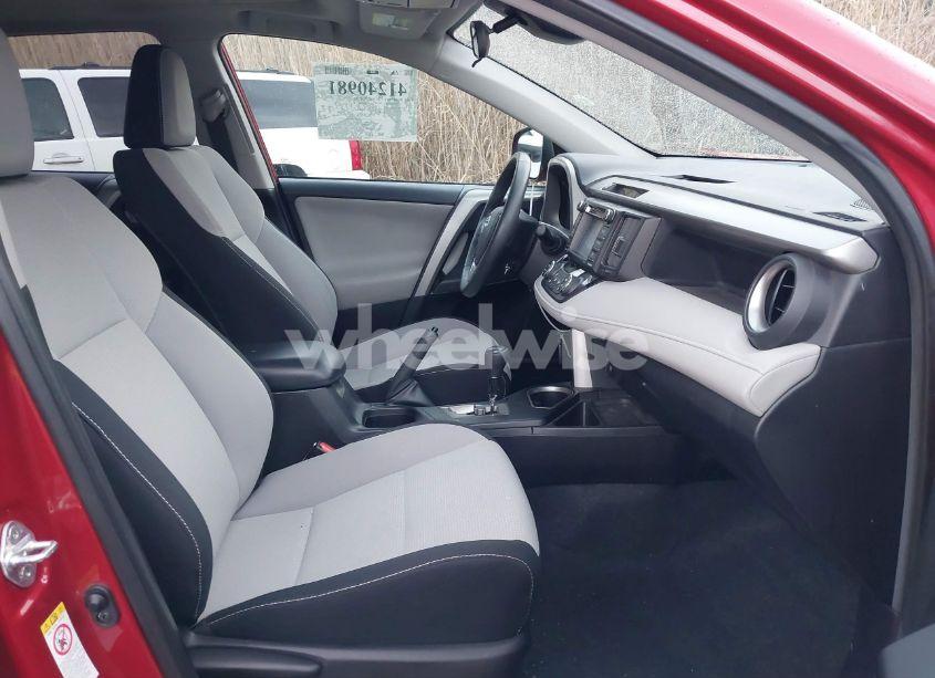 Photo 5 of 2017 Toyota Rav4 XLE (VIN 2T3RFREVXHW684612)