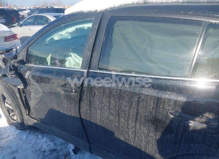 Photo 14 of 2017 Toyota Rav4 XLE (VIN 2T3RFREVXHW695304)