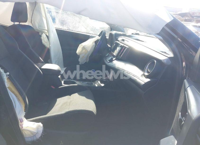 Photo 5 of 2017 Toyota Rav4 XLE (VIN 2T3RFREVXHW695304)