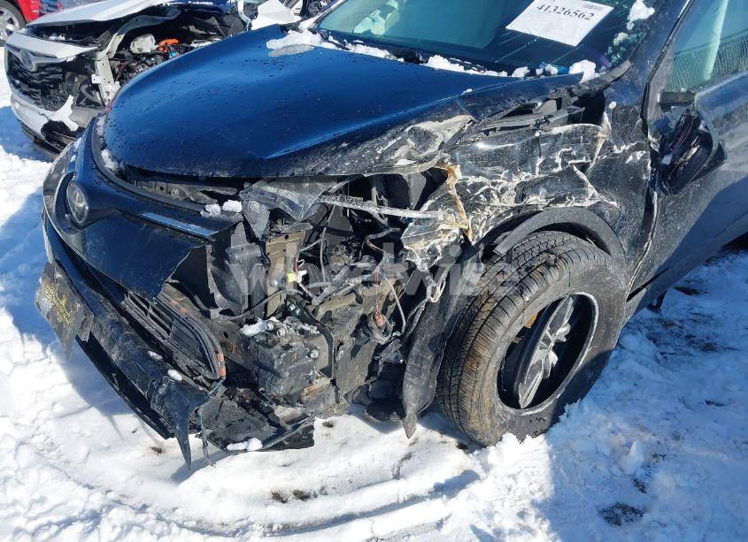 Photo 6 of 2017 Toyota Rav4 XLE (VIN 2T3RFREVXHW695304)