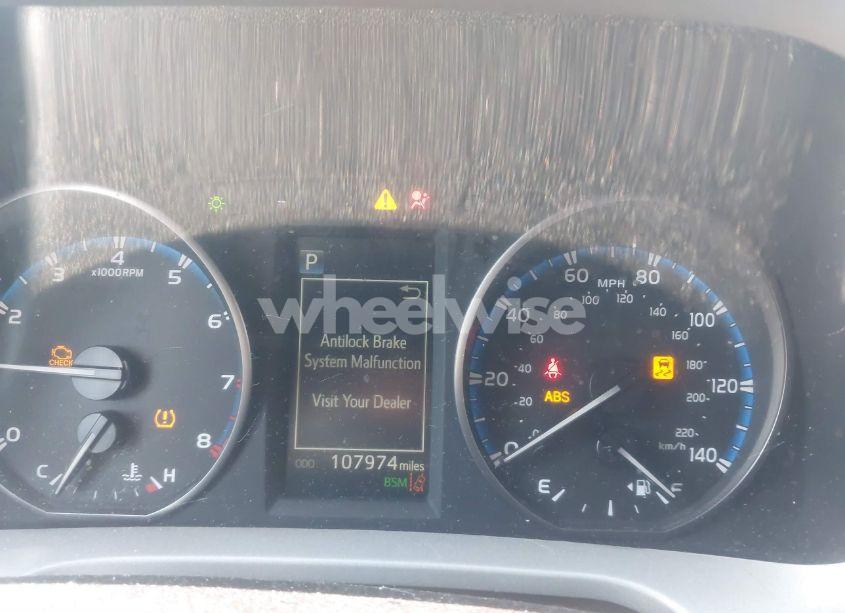 Photo 7 of 2017 Toyota Rav4 XLE (VIN 2T3RFREVXHW695304)