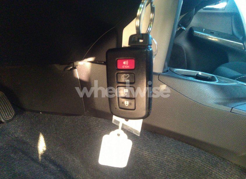 Photo 11 of 2018 Toyota Rav4 ADVENTURE/XLE (VIN 2T3RFREVXJW710728)