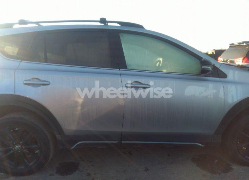 Photo 14 of 2018 Toyota Rav4 ADVENTURE/XLE (VIN 2T3RFREVXJW710728)