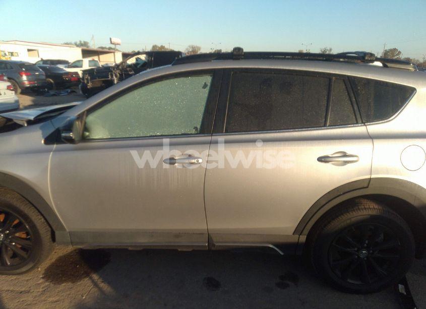 Photo 15 of 2018 Toyota Rav4 ADVENTURE/XLE (VIN 2T3RFREVXJW710728)