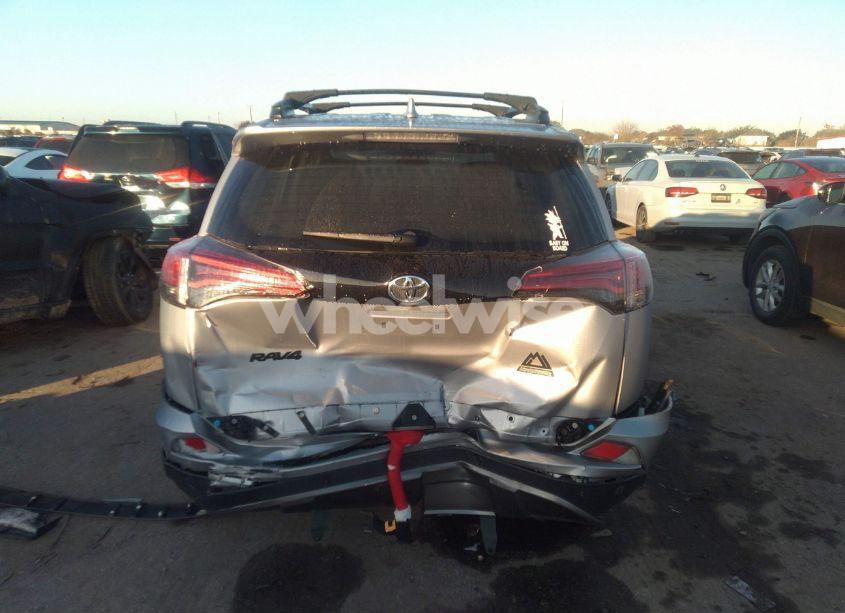 Photo 17 of 2018 Toyota Rav4 ADVENTURE/XLE (VIN 2T3RFREVXJW710728)