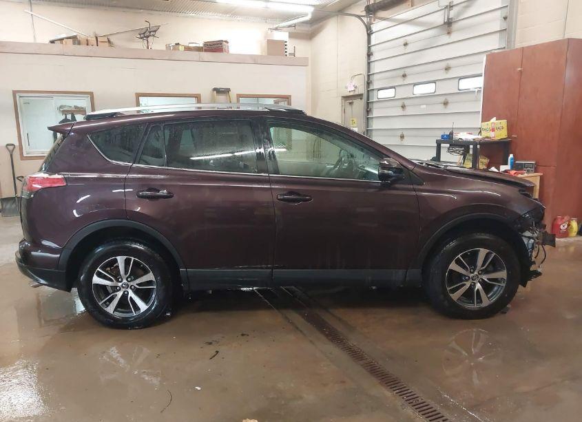 Photo 13 of 2018 Toyota Rav4 ADVENTURE/XLE (VIN 2T3RFREVXJW757063)