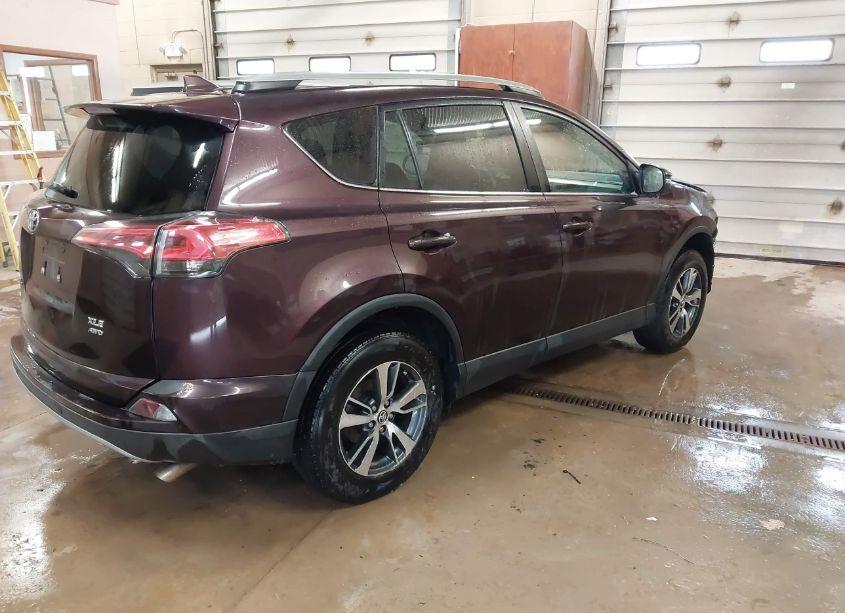 Photo 4 of 2018 Toyota Rav4 ADVENTURE/XLE (VIN 2T3RFREVXJW757063)