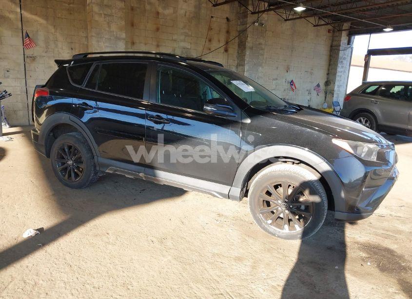 2018 Toyota Rav4 ADVENTURE/XLE (VIN 2T3RFREVXJW779144) main photo