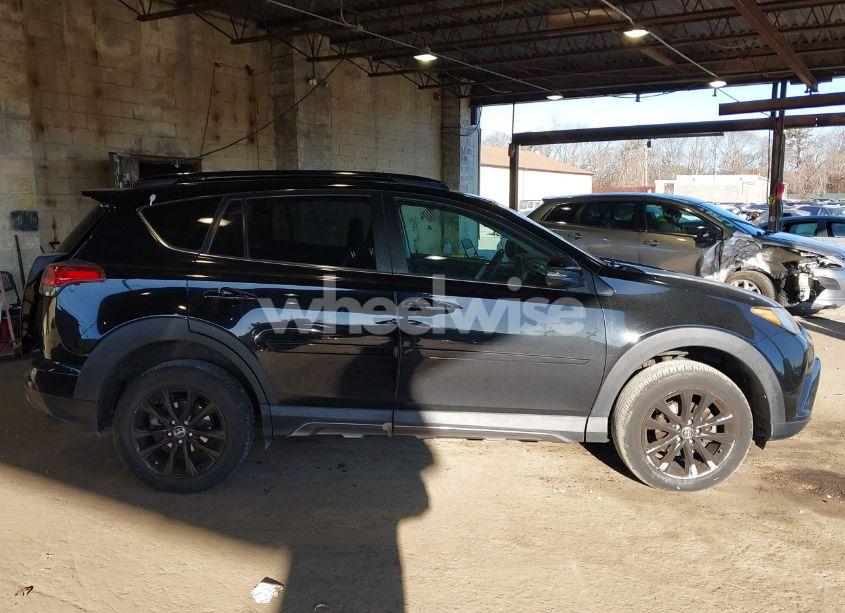 Photo 13 of 2018 Toyota Rav4 ADVENTURE/XLE (VIN 2T3RFREVXJW779144)