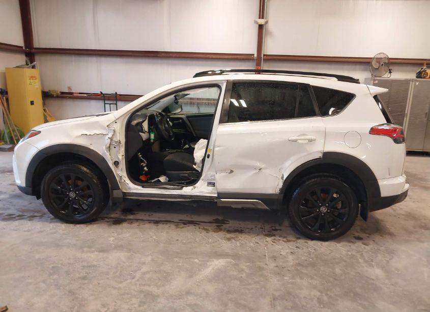 Photo 15 of 2018 Toyota Rav4 ADVENTURE/XLE (VIN 2T3RFREVXJW819514)