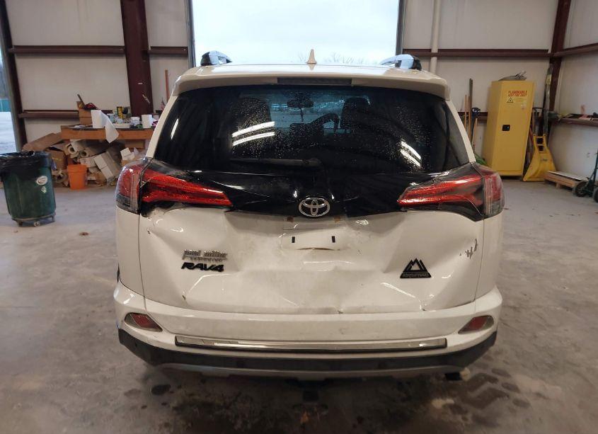 Photo 17 of 2018 Toyota Rav4 ADVENTURE/XLE (VIN 2T3RFREVXJW819514)