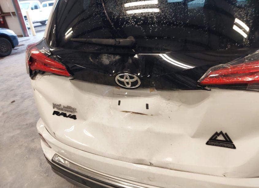 Photo 19 of 2018 Toyota Rav4 ADVENTURE/XLE (VIN 2T3RFREVXJW819514)