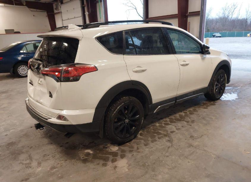 Photo 4 of 2018 Toyota Rav4 ADVENTURE/XLE (VIN 2T3RFREVXJW819514)