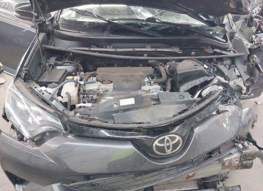 Photo 10 of 2018 Toyota Rav4 ADVENTURE (VIN 2T3RFREVXJW843201)