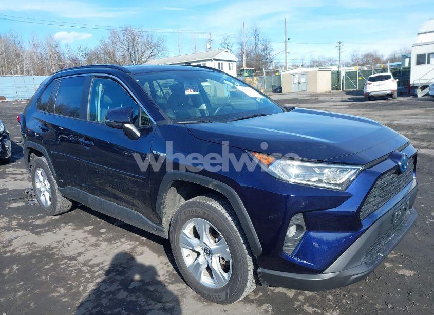 2020 Toyota Rav4 HYBRID XLE (VIN 2T3RWRFV0LW099223) main photo