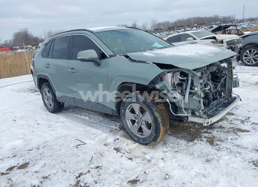 2022 Toyota Rav4 HYBRID XLE (VIN 2T3RWRFV0NW144373) main photo