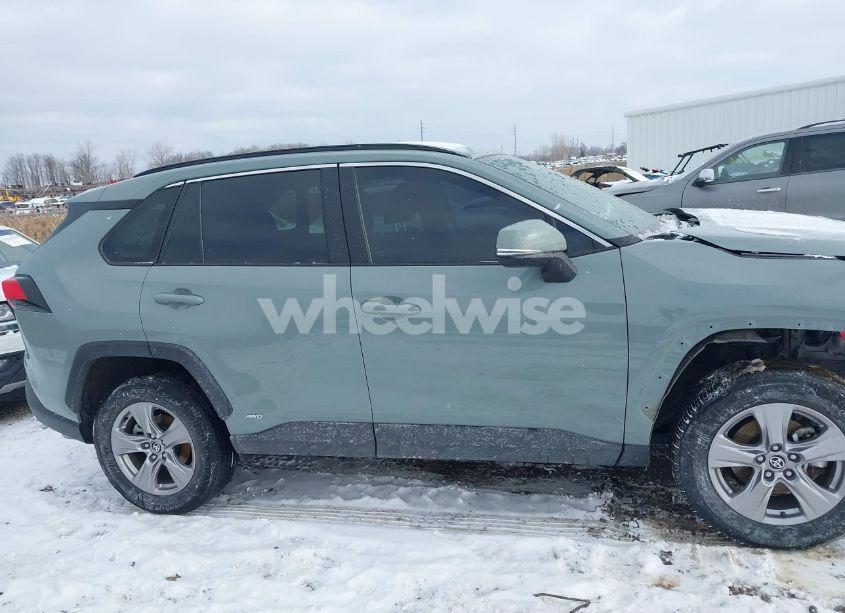 Photo 13 of 2022 Toyota Rav4 HYBRID XLE (VIN 2T3RWRFV0NW144373)