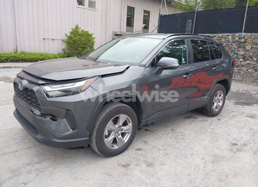 Photo 2 of 2024 Toyota Rav4 HYBRID XLE (VIN 2T3RWRFV0RW198374)