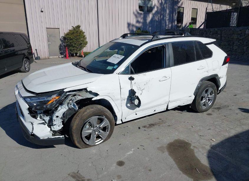 Photo 2 of 2024 Toyota Rav4 HYBRID XLE (VIN 2T3RWRFV0RW207056)