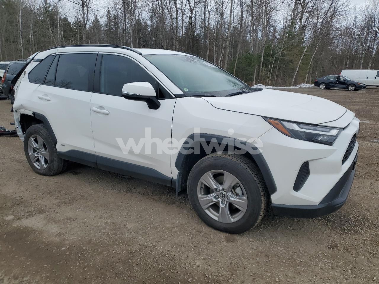 Photo 4 of 2024 TOYOTA RAV4 XLE (VIN 2T3RWRFV0RW250828)