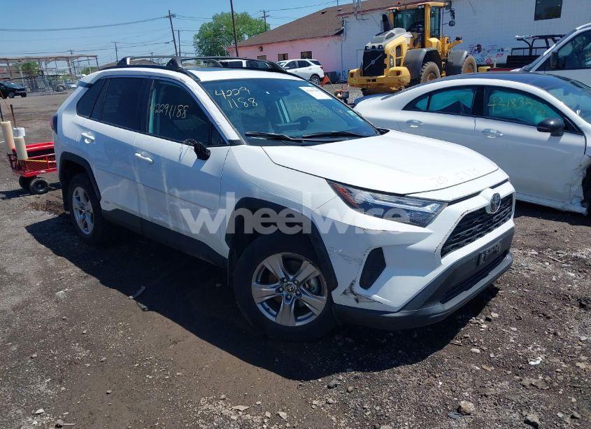 2025 Toyota Rav4 HYBRID XLE (VIN 2T3RWRFV0SW272575) main photo