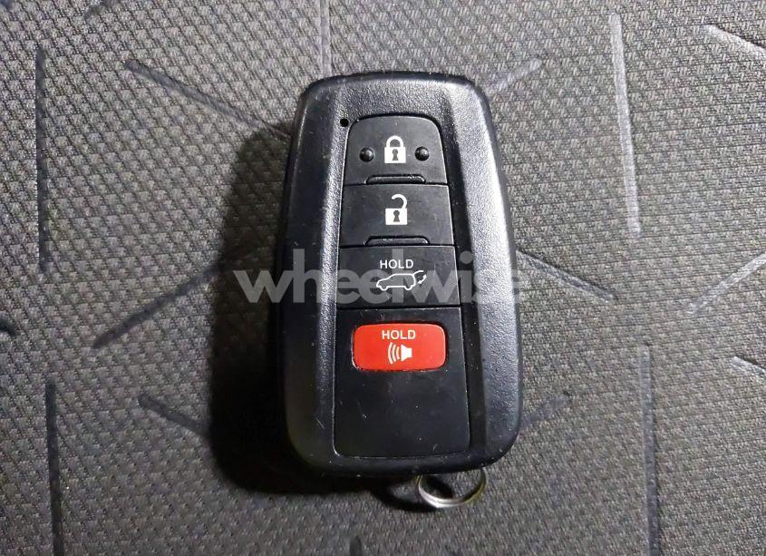 Photo 11 of 2020 Toyota Rav4 HYBRID XLE (VIN 2T3RWRFV1LW063475)