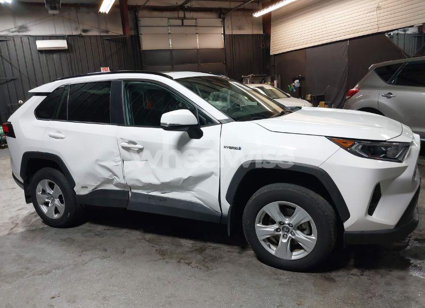Photo 13 of 2020 Toyota Rav4 HYBRID XLE (VIN 2T3RWRFV1LW063475)