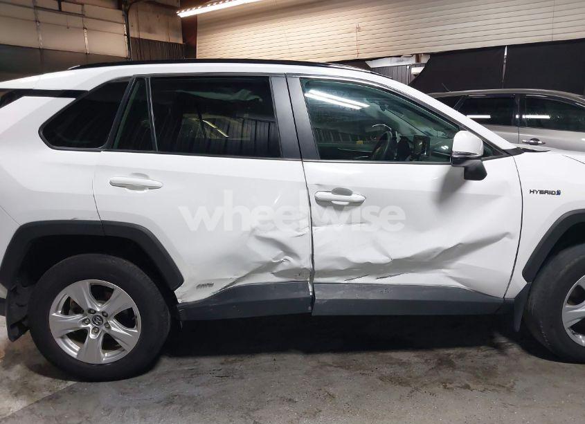 Photo 18 of 2020 Toyota Rav4 HYBRID XLE (VIN 2T3RWRFV1LW063475)